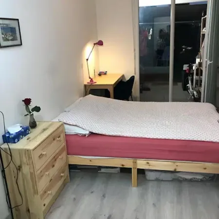 Homestay Jardin De Paris Proche De Metro 15 -25 Minutes A Musee De Louvre Magasin Galeries Lafayette Gare Saint Lazare Chatelet Gare De Lyon