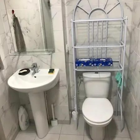 Jardin De Paris Proche De Metro 15 -25 Minutes A Musee De Louvre Magasin Galeries Lafayette Gare Saint Lazare Chatelet Gare De Lyon